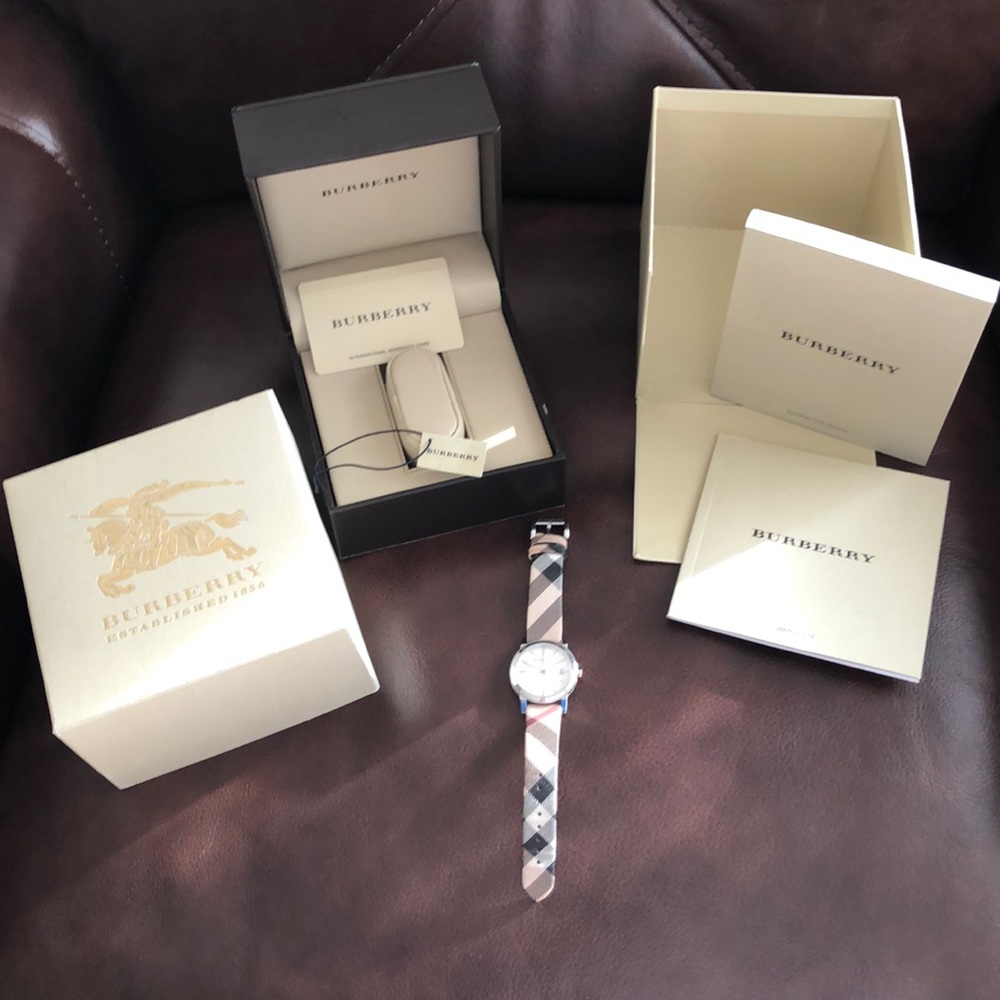 100% Authentic Burberry women watch.